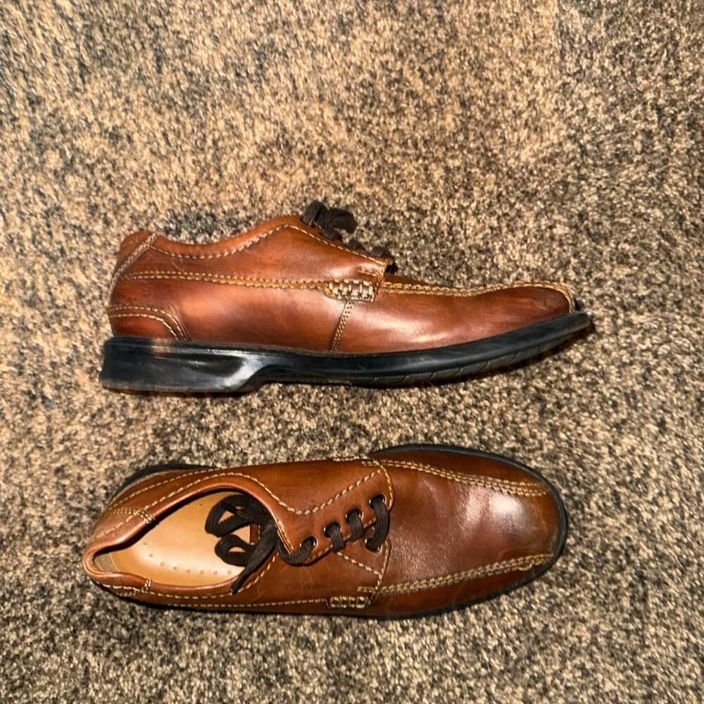 Brown leather lace up dress shoes